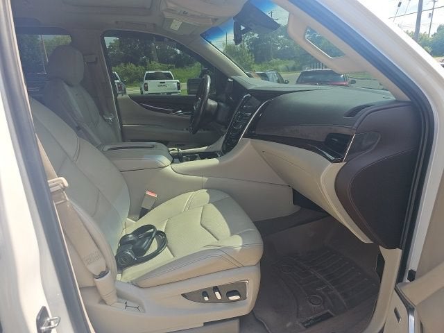 2016 Cadillac Escalade Luxury Collection
