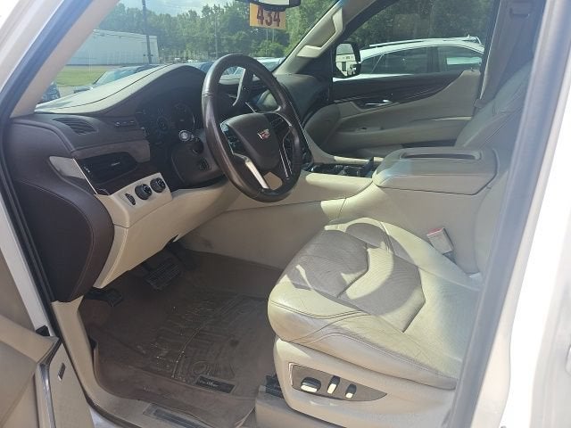 2016 Cadillac Escalade Luxury Collection