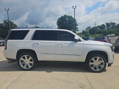2016 Cadillac Escalade Luxury Collection