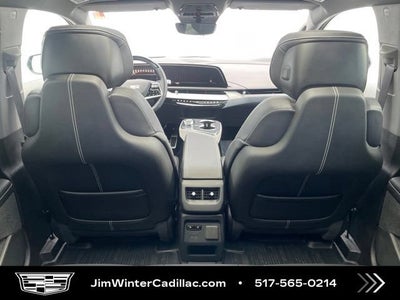 2025 Cadillac OPTIQ Luxury 2