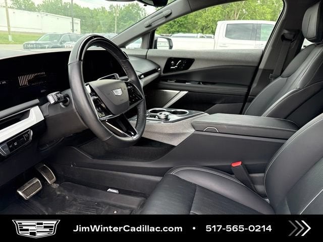 2025 Cadillac OPTIQ Luxury 2