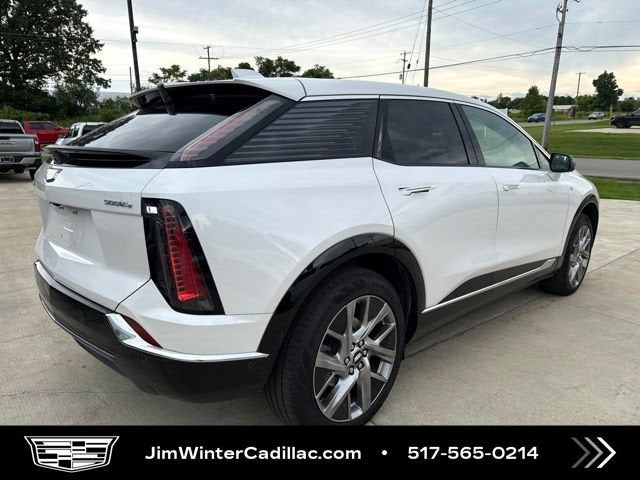 2025 Cadillac OPTIQ Luxury 2