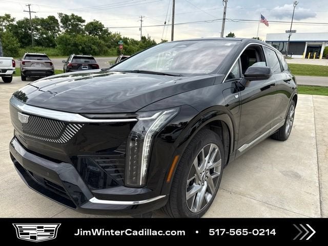 2025 Cadillac OPTIQ Luxury 2