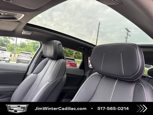 2025 Cadillac OPTIQ Luxury 2