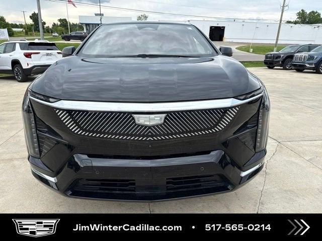 2025 Cadillac OPTIQ Luxury 2
