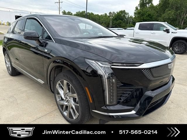 2025 Cadillac OPTIQ Luxury 2
