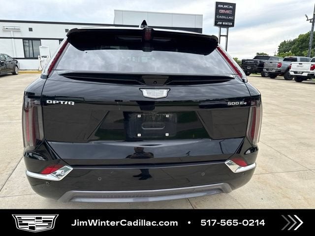 2025 Cadillac OPTIQ Luxury 2