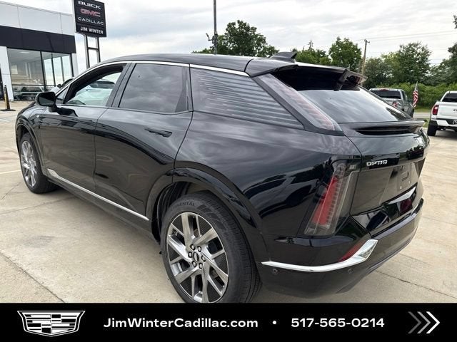 2025 Cadillac OPTIQ Luxury 2