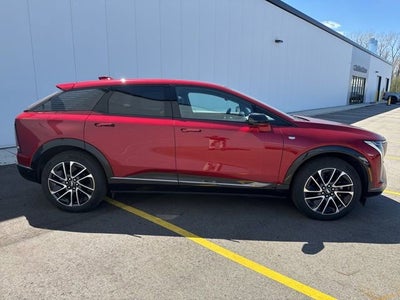 2025 Cadillac OPTIQ Sport 2