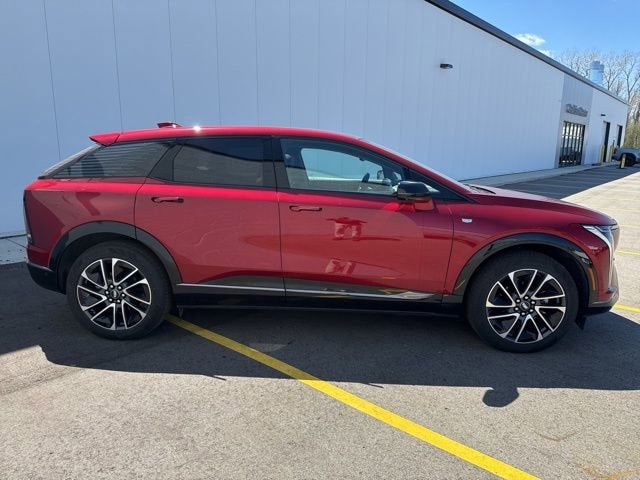 2025 Cadillac OPTIQ Sport 2