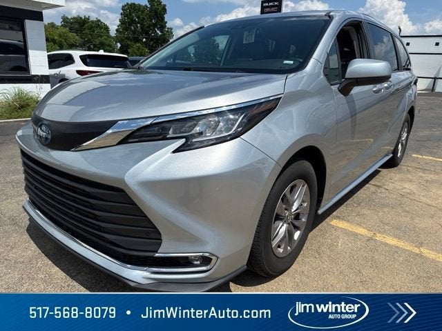 2023 Toyota Sienna XLE