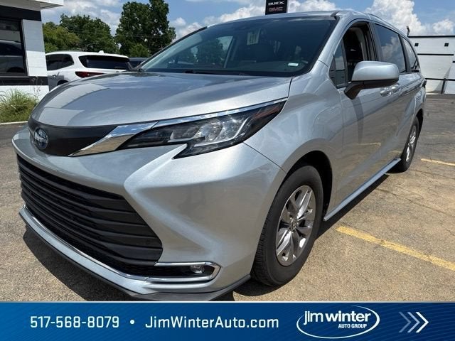2023 Toyota Sienna XLE