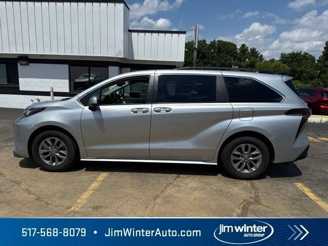 2023 Toyota Sienna XLE