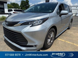2023 Toyota Sienna XLE