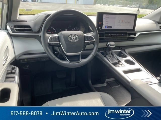 2025 Toyota Sienna XLE